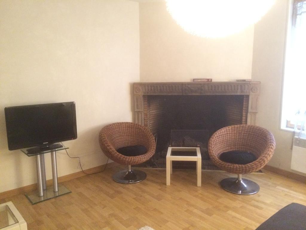 L'Appartement De La Maison Du Theatre Saint Bonnet Bourges Oda fotoğraf